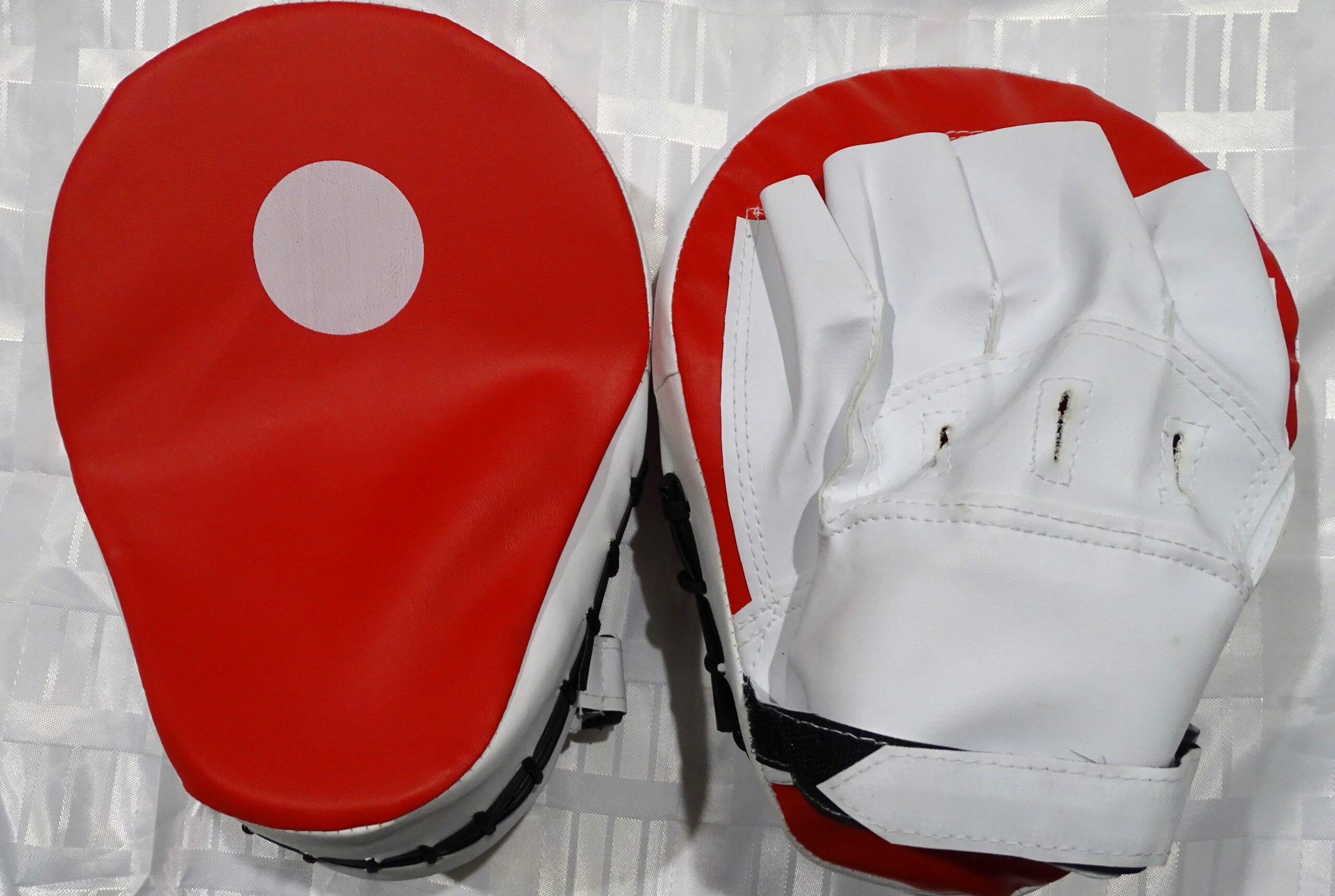 Boxing focus pads - Image 3